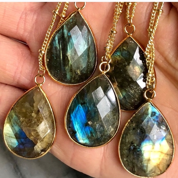 Last 1!🌟HP 8/28🌟Labradorite Nebula Necklace - Picture 2 of 7